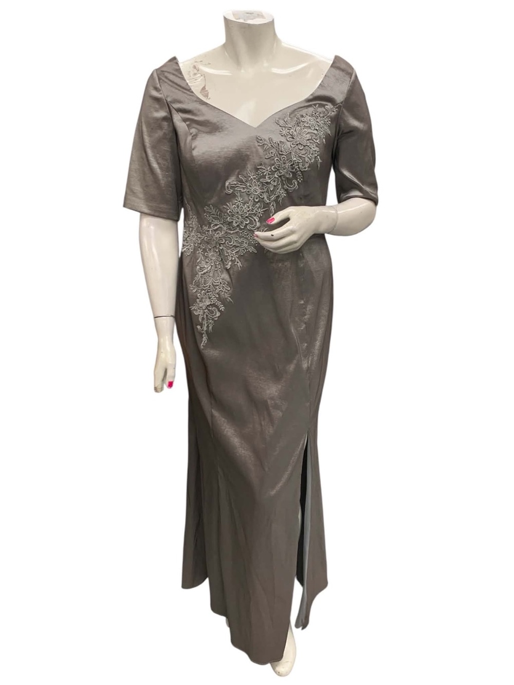 Oleg Cassini NWT Metallic Gray Lace-Applique Maxi Dress Size 2X